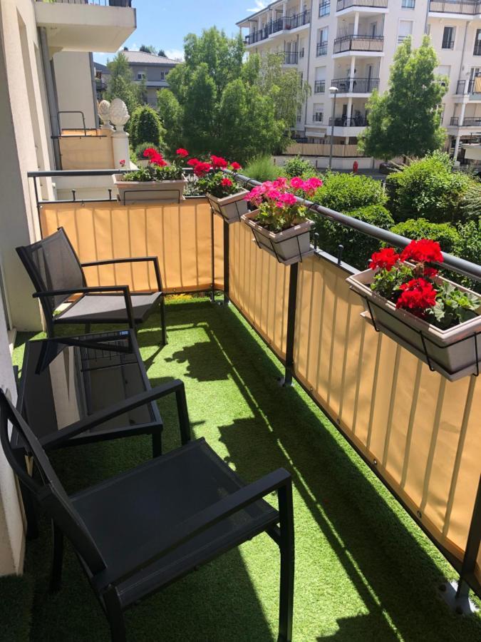 Beautiful Apartment Near Geneva Saint-Julien-en-Genevois Exterior foto