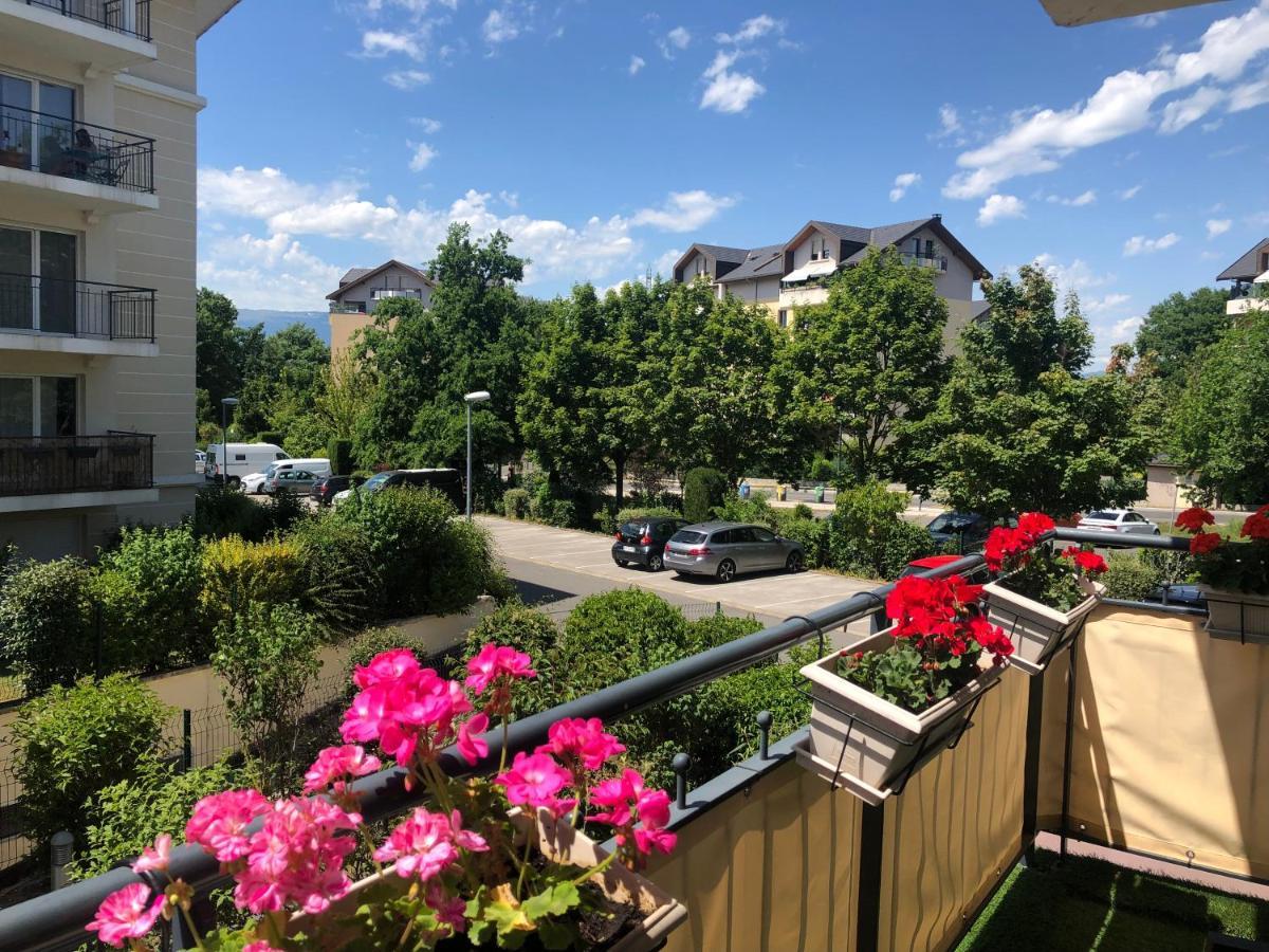 Beautiful Apartment Near Geneva Saint-Julien-en-Genevois Exterior foto